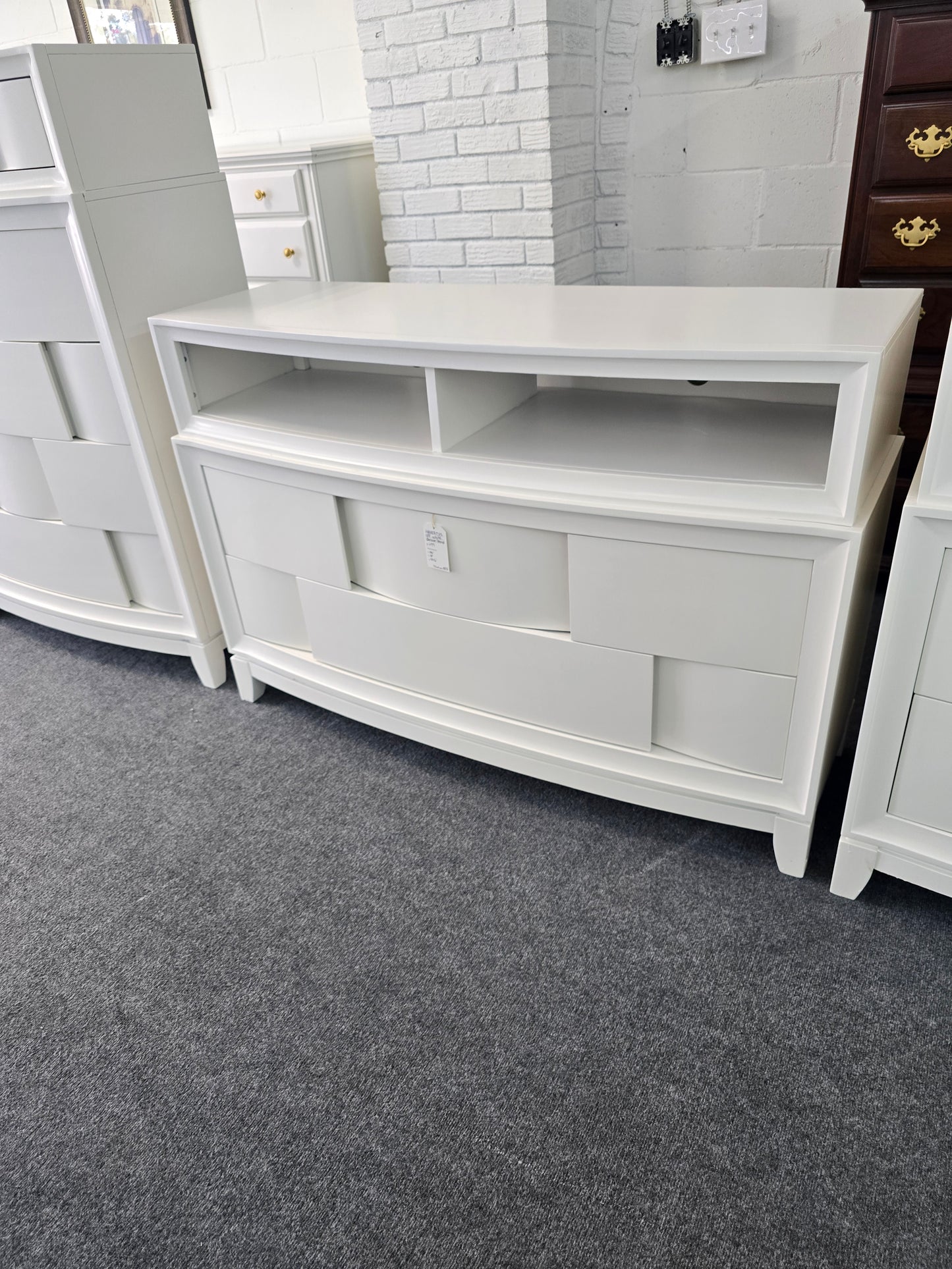 Havertys off white dresser/stand