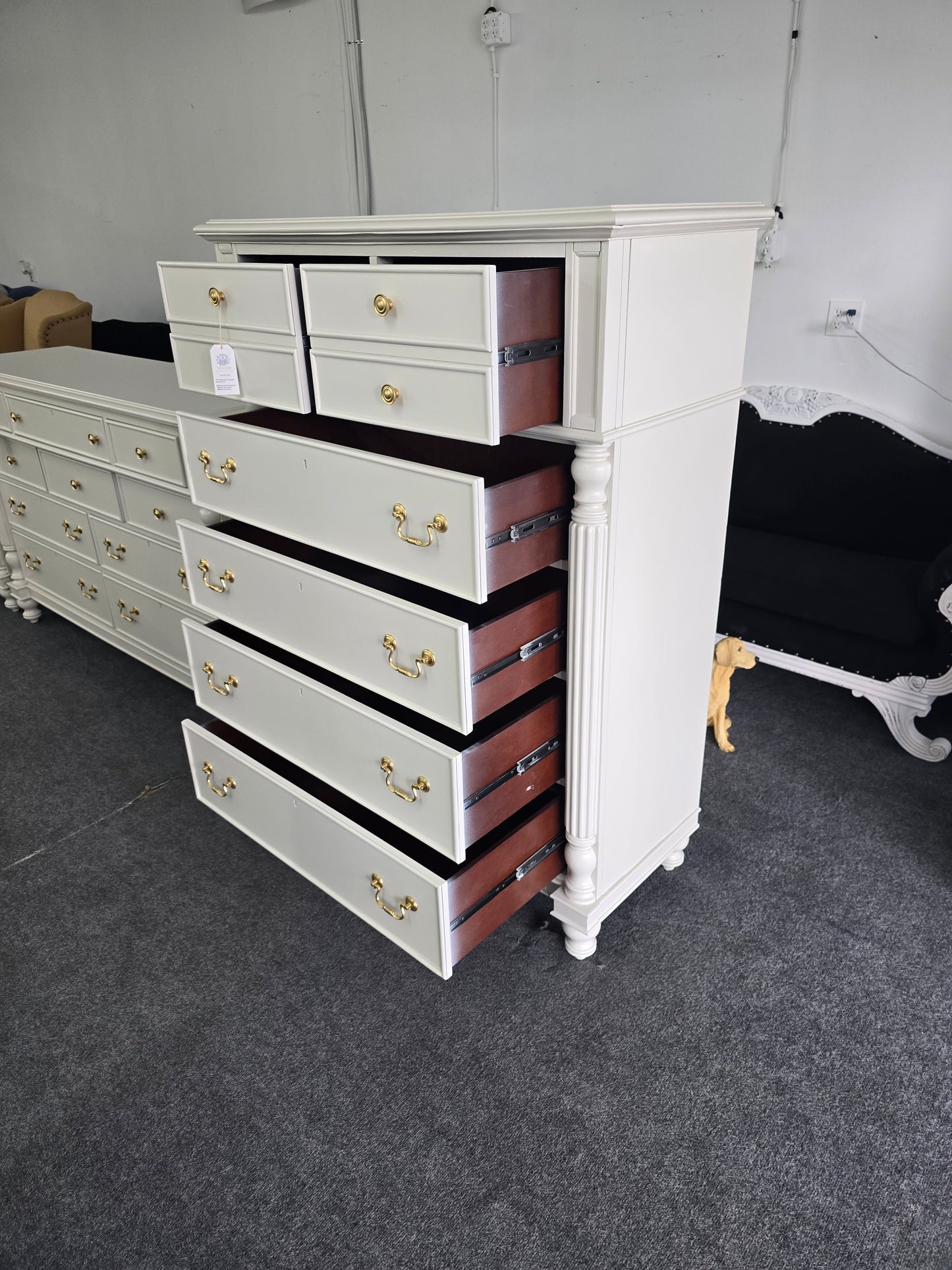 Pawama Jack solid wood lacquered cream chest