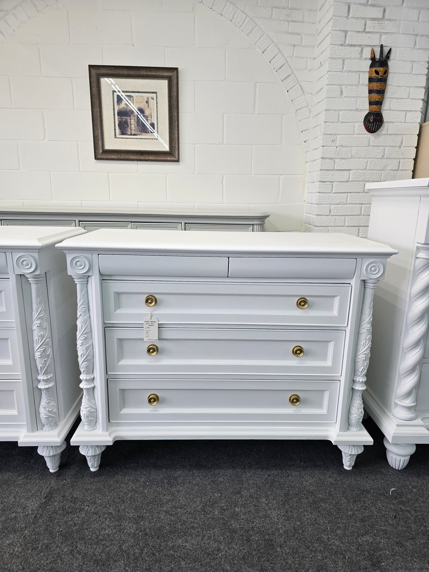 Tommy Bahama 5 drawers white dresser