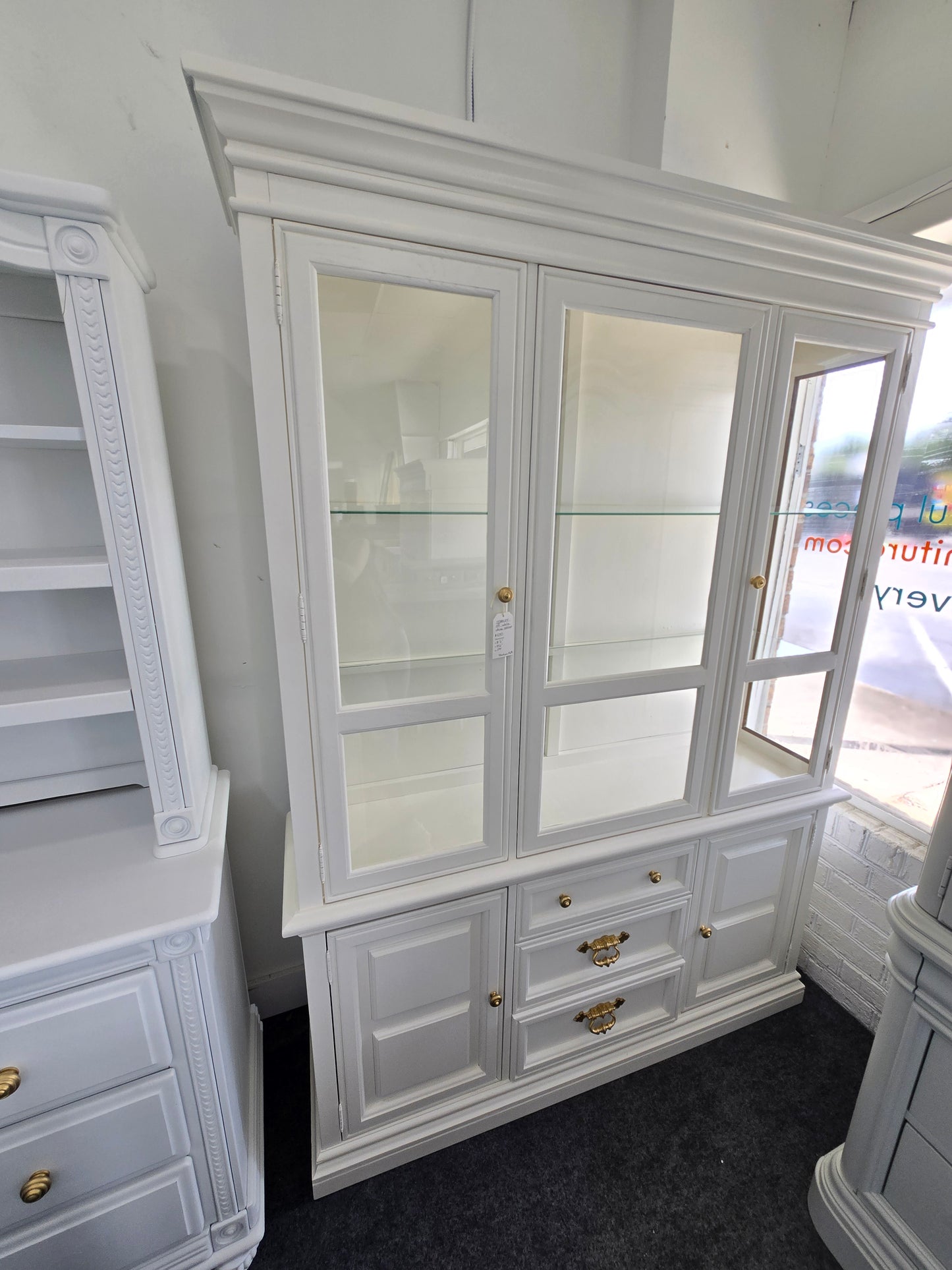 Stanley off white china cabinet
