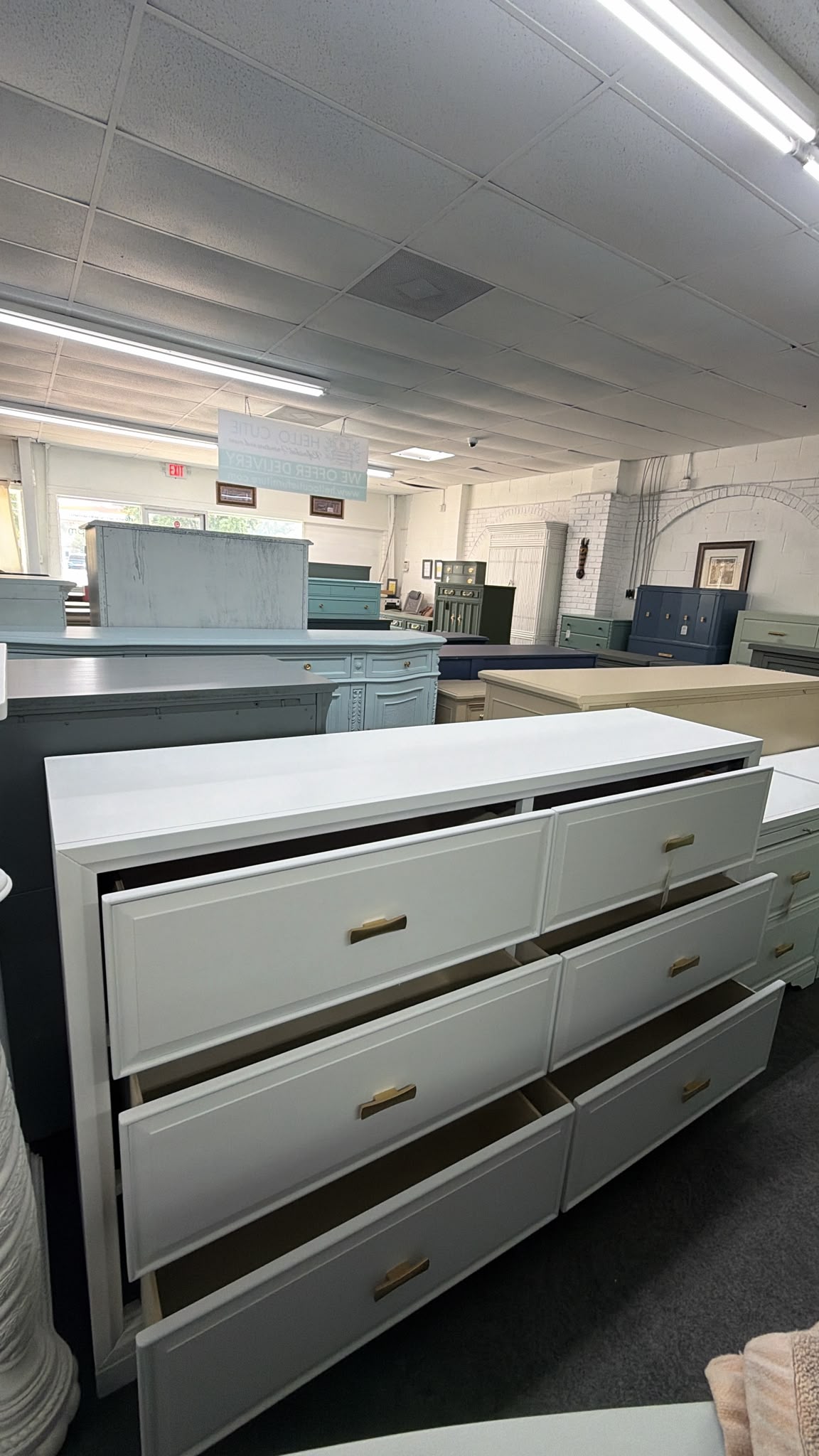 White lacquered dresser 6 drawers
