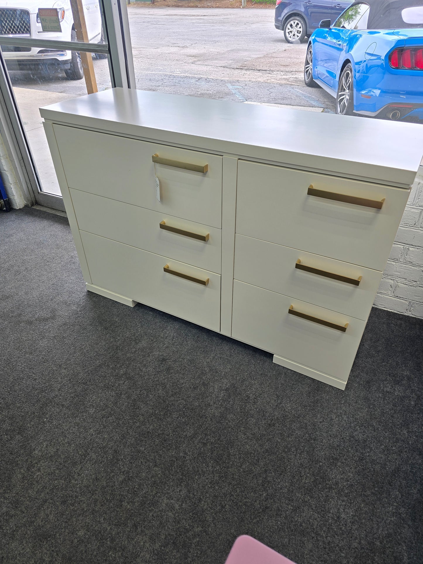 Non symmetrical cream lacquered 6 drawers dresser