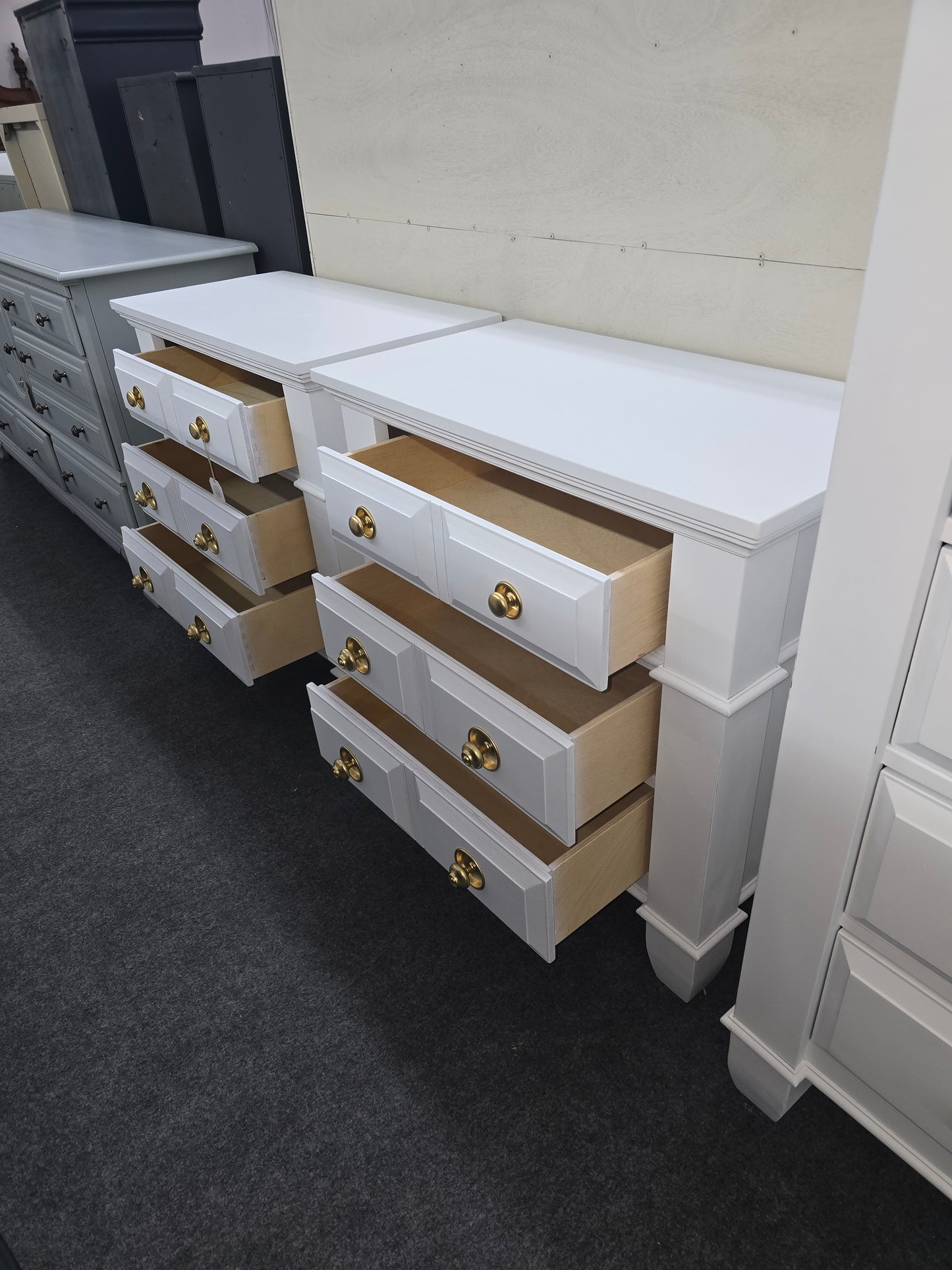 Solid wood white pair of nightstands