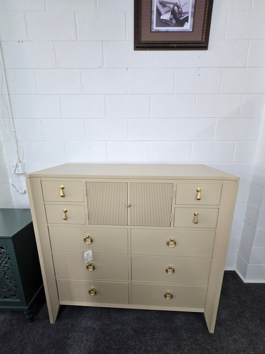 Ethan Allen solid wood beige dresser