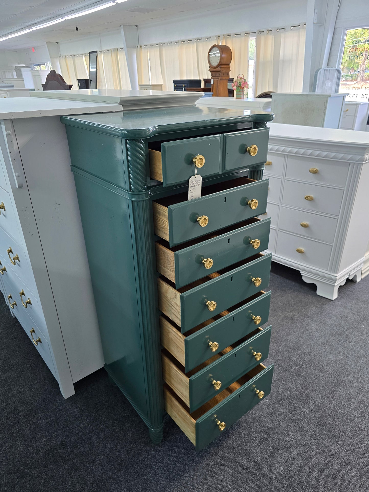 Mount Vernon green lacquered lingerie chest