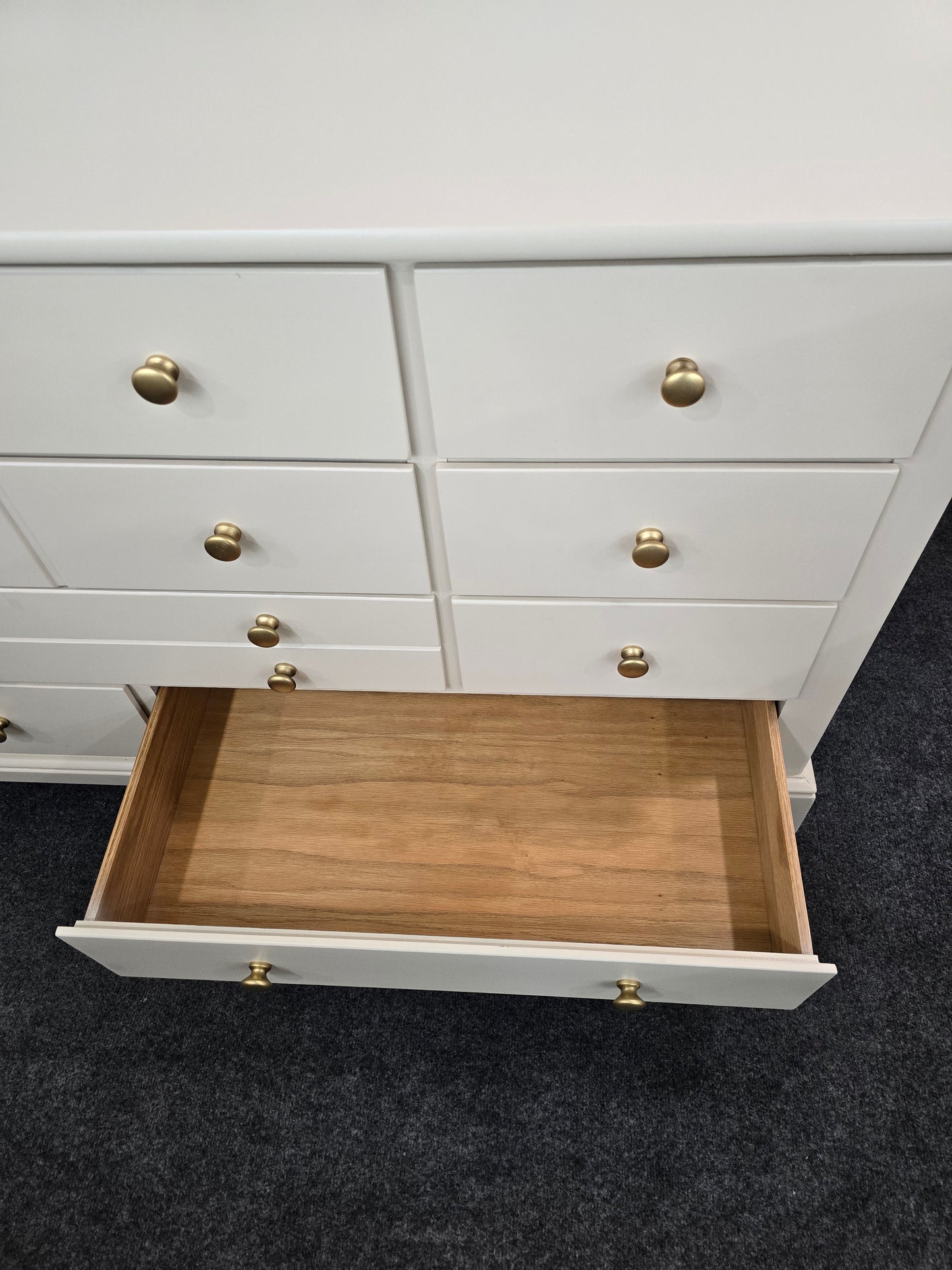 Stanley 11 drawers beige dresser