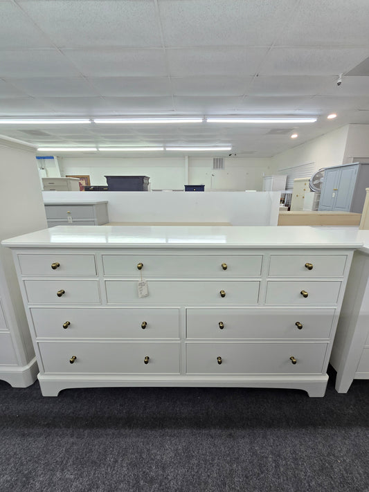 Thomasville alabaster lacquered dresser