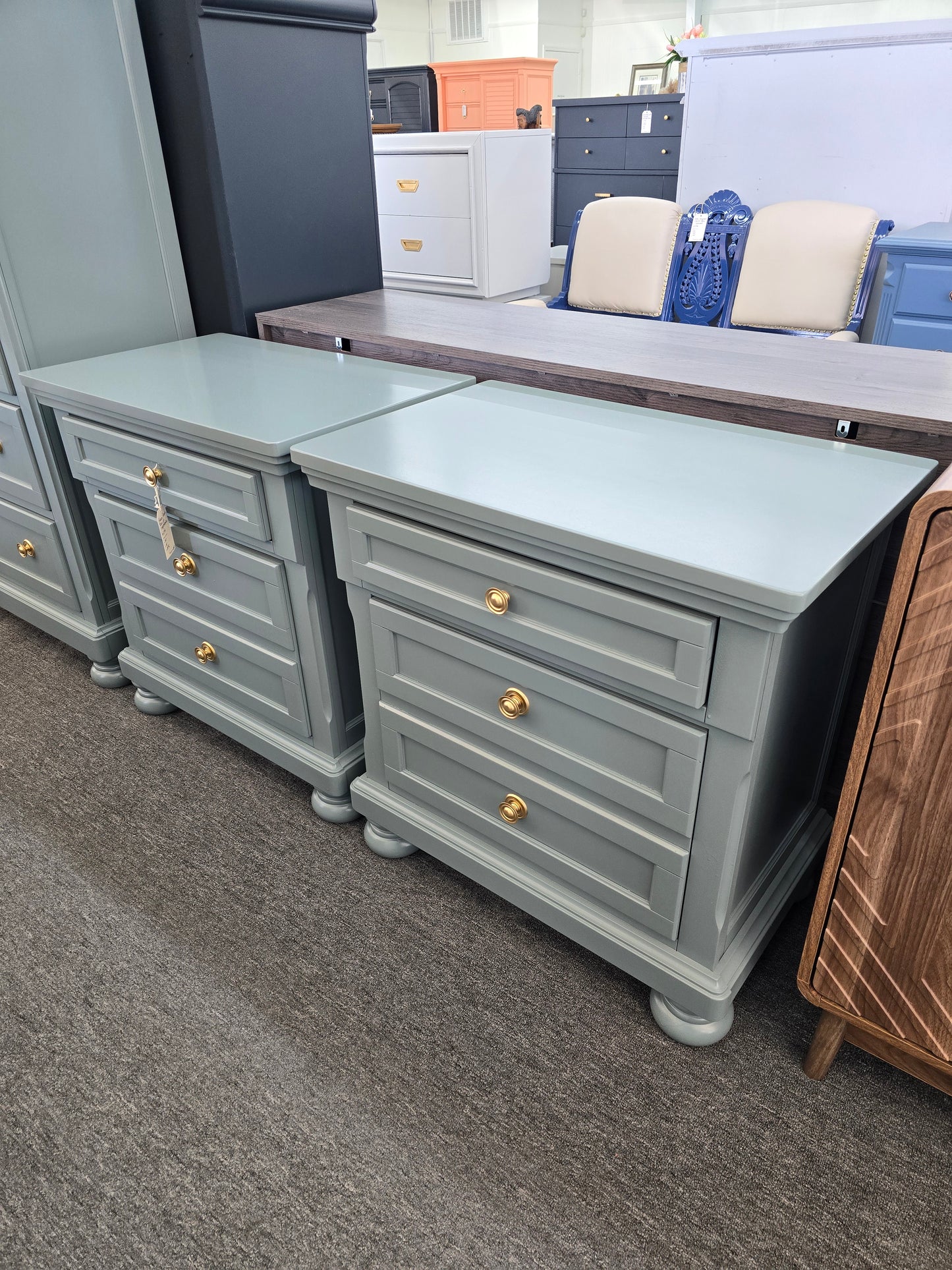 Green lacquered pair of nightstands