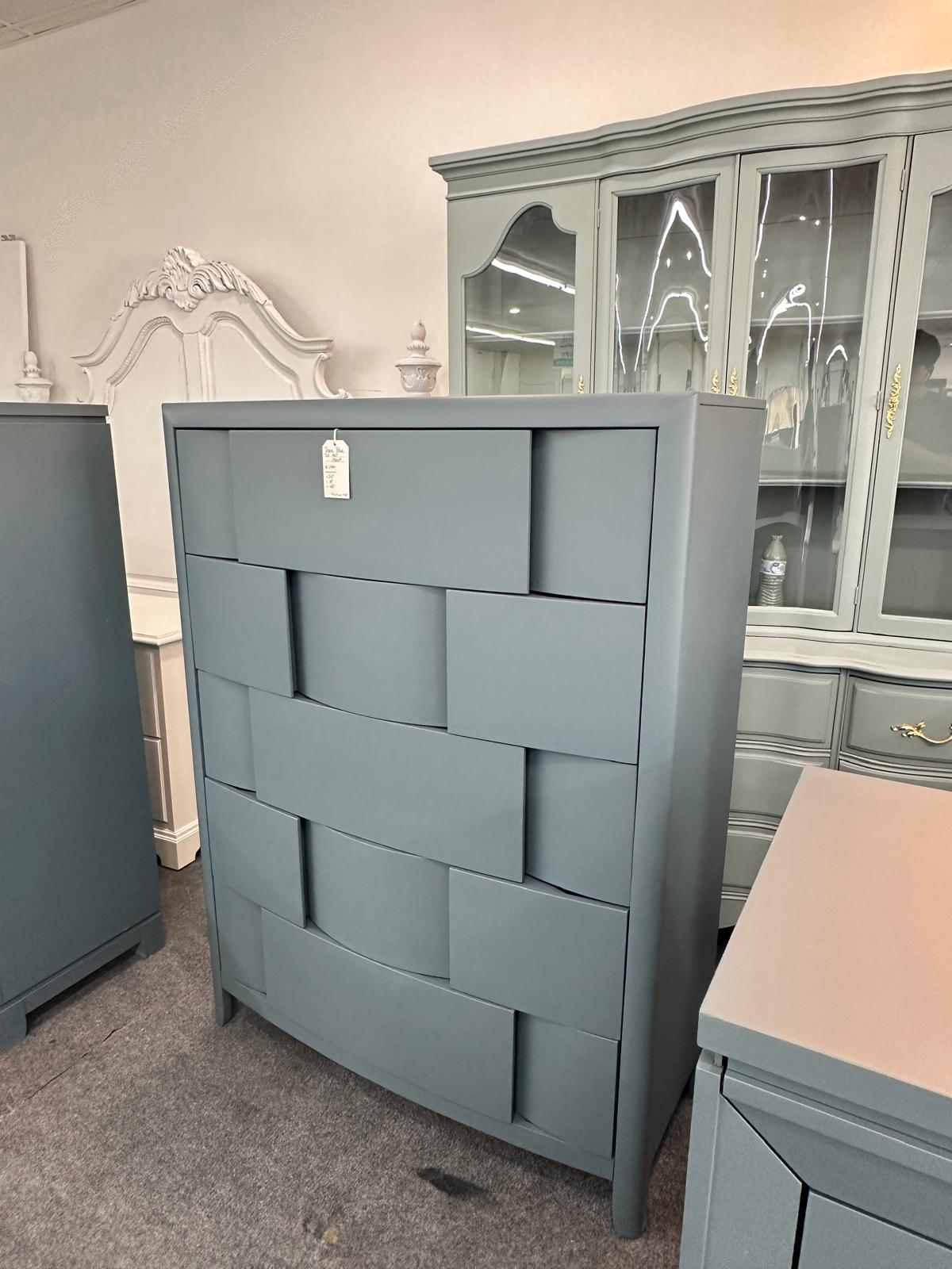 Dark blue 5 drawers layered chest