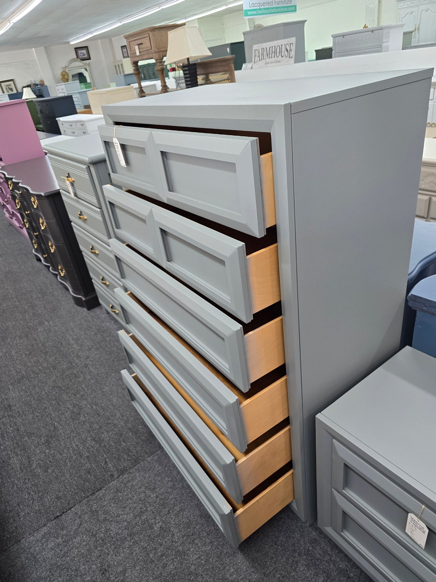 Thomasville grewn gray chest