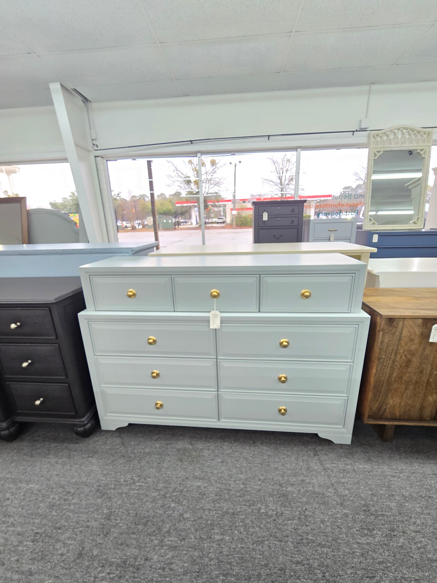 Gray 9 drawers lacquered dresser