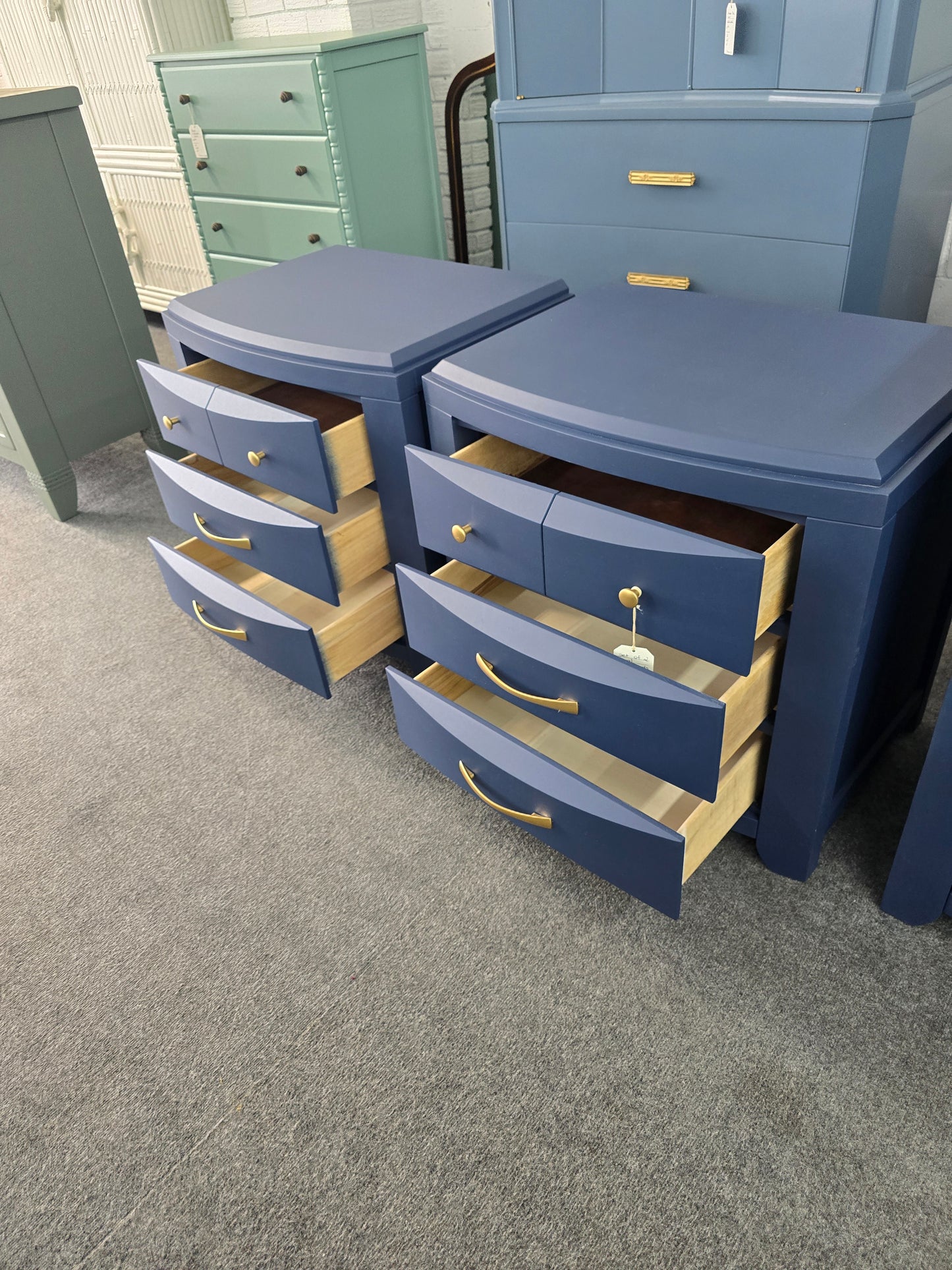 Naval pair of nightstands