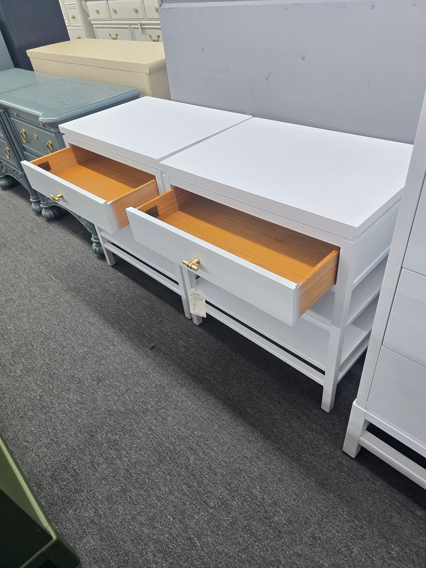 Stanley white lacquered pair of nightstands