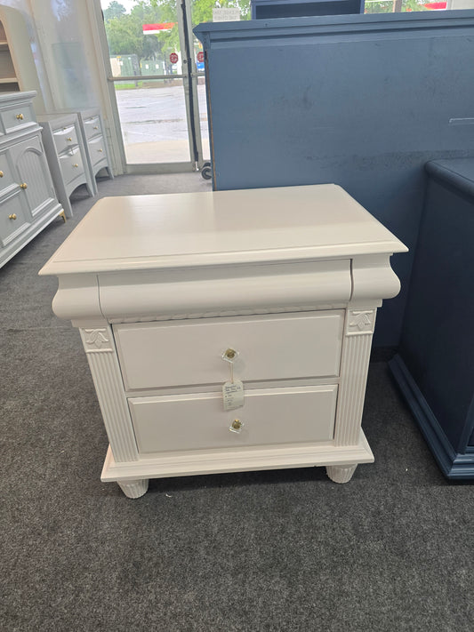 Cute 3 drawers pale pink  nightstand