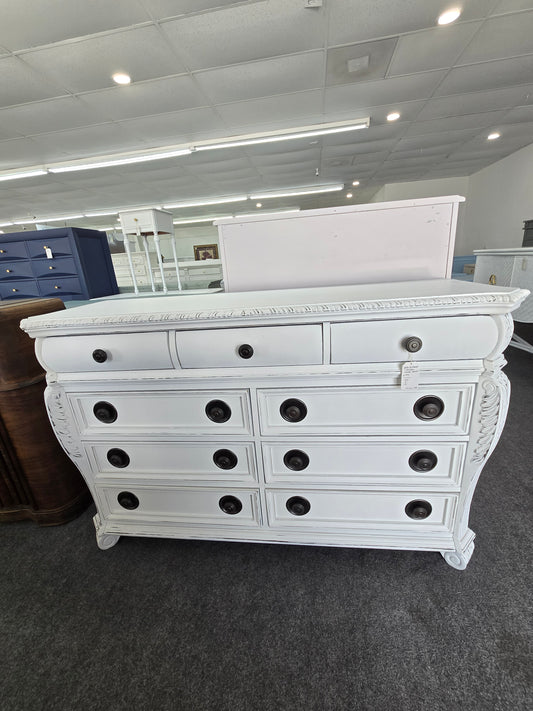 White Distressed 9 drawers dresser