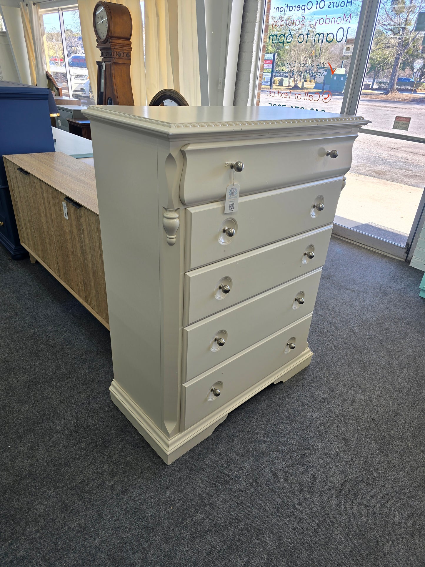 Broyhill off white chest of drawers