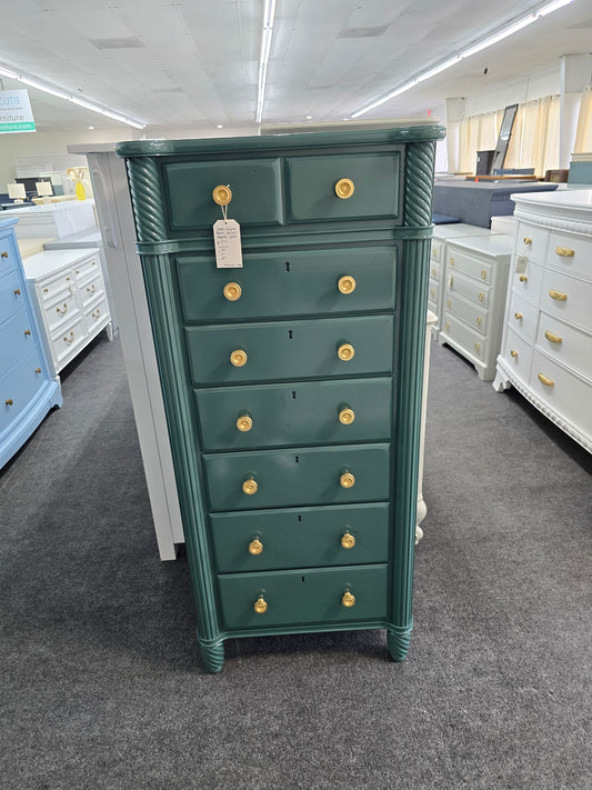 Mount Vernon green lacquered lingerie chest