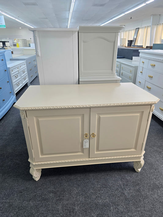 Riviera 2 drawers beige dresser