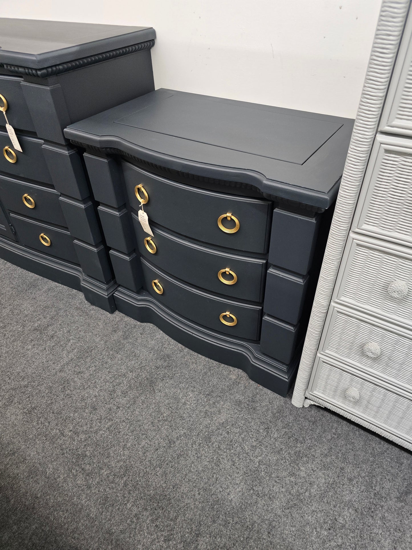 Big inkwell 3 drawers nightstand