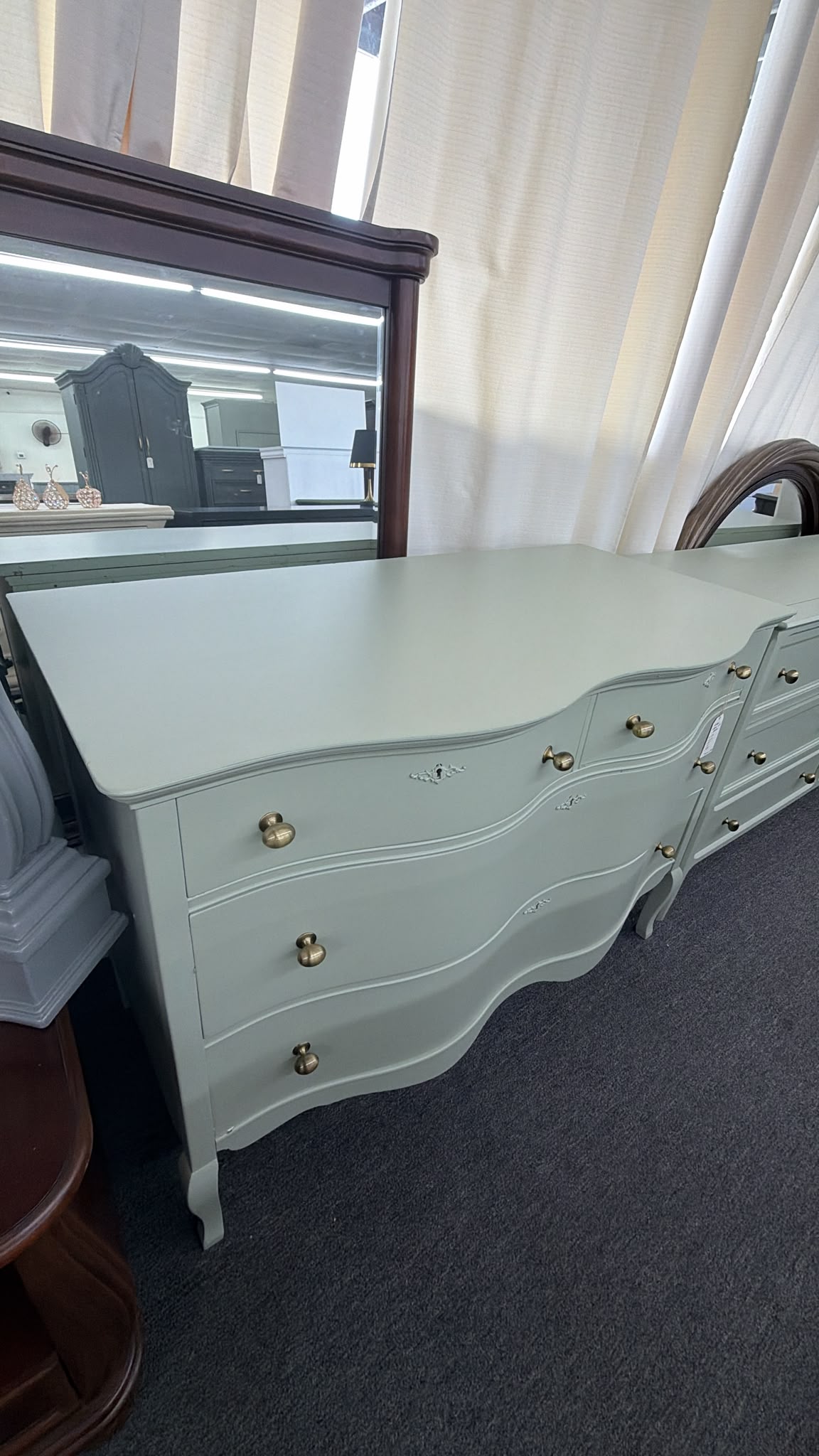 Antique green curved 4 drawers dresser
