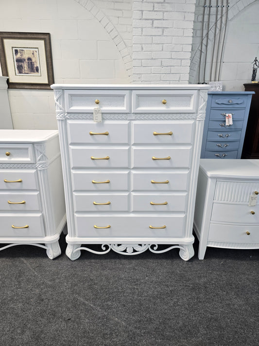 Super cute white 4 drawers chest