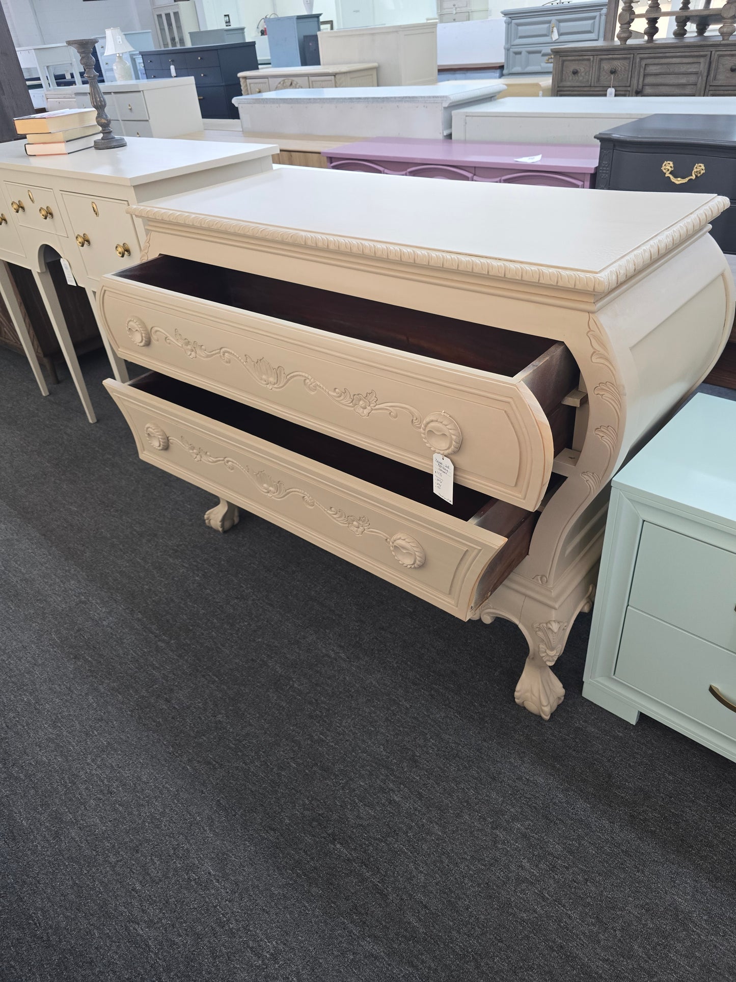 Beige bombay 2 drawers dresser