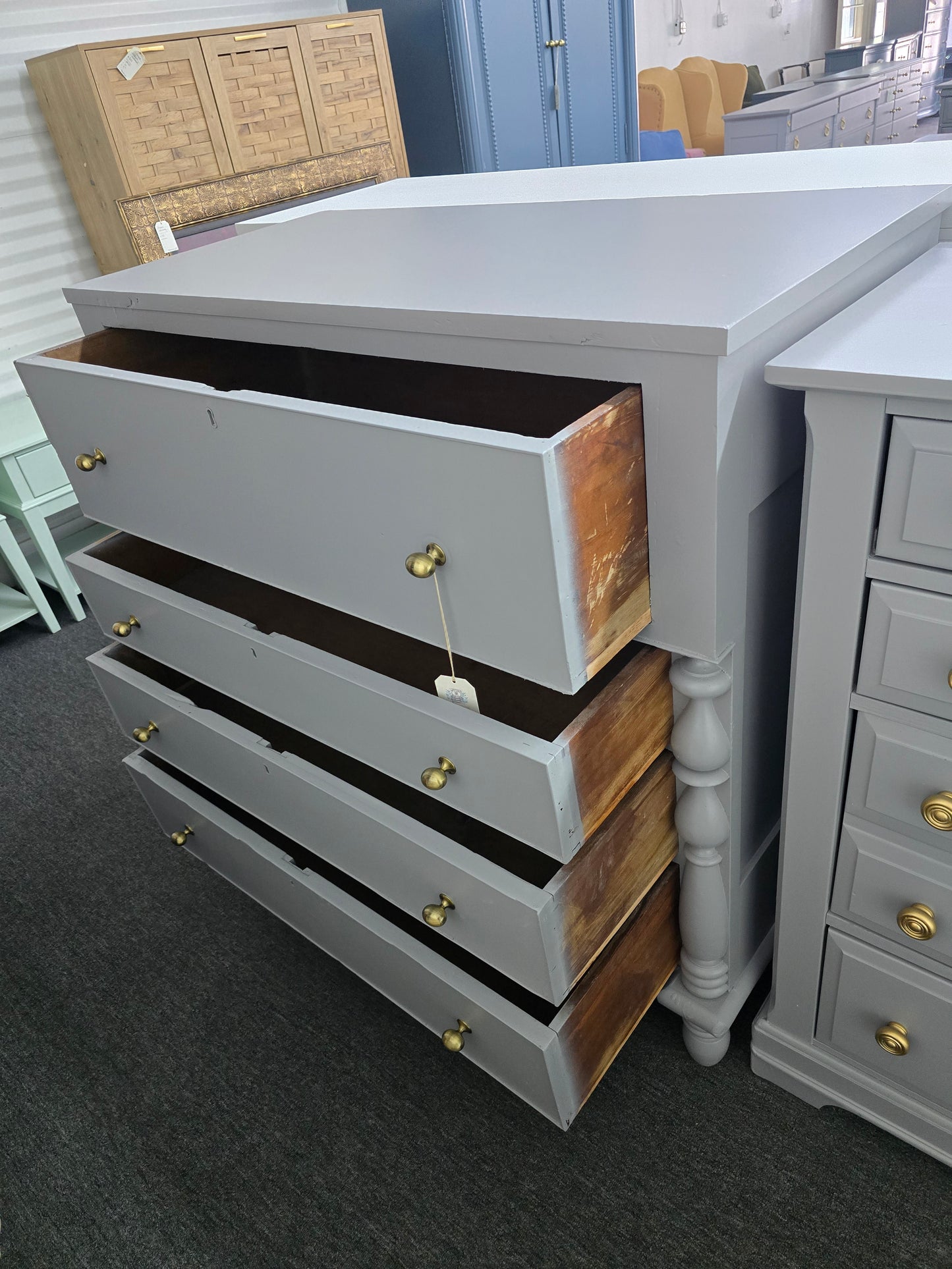Antique gray 4 drawers chest