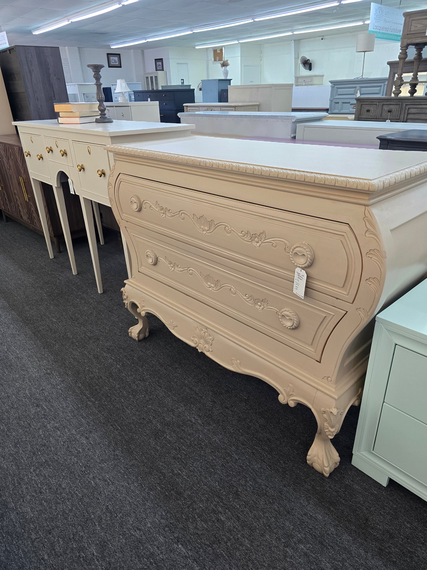 Beige bombay 2 drawers dresser