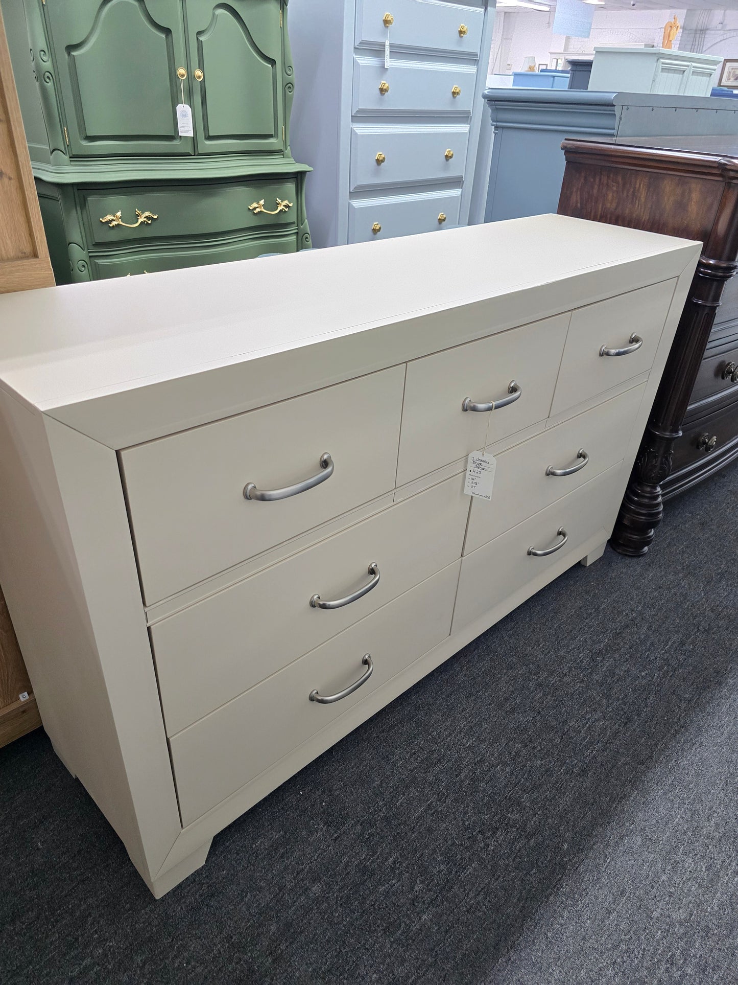 7 drawers beige dresser