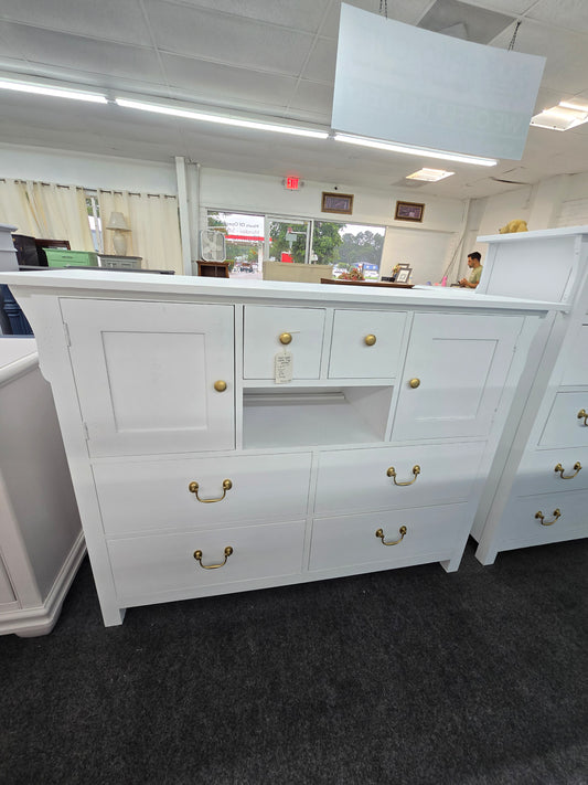 Solid wood white 6 drawers 2 doors white  dresser