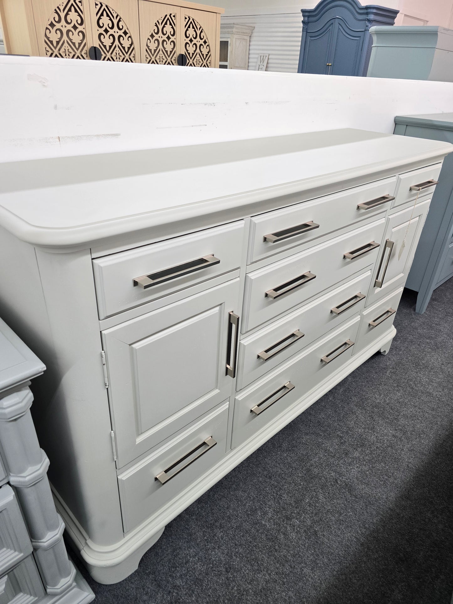 8 drawers 2 doors light gray dresser