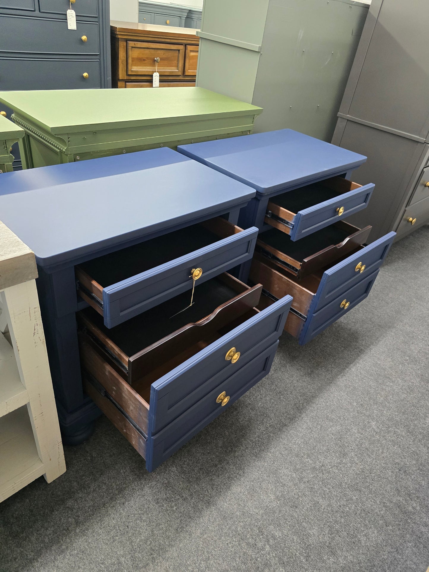 Naval pair of nightstands