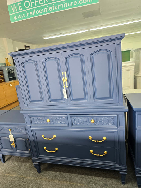 Thomasville navy blue Regency chest
