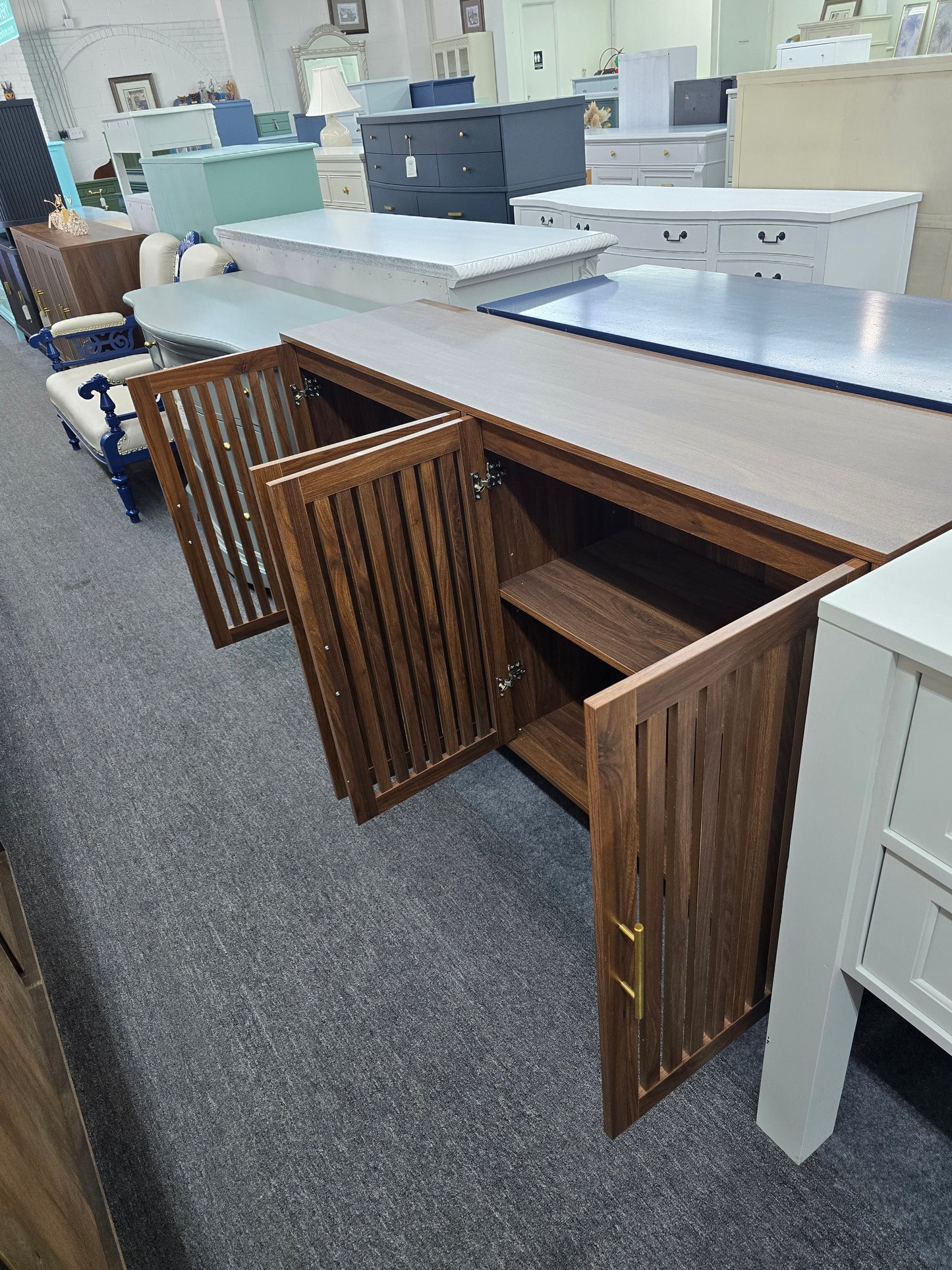 4 doors wooden cabinet