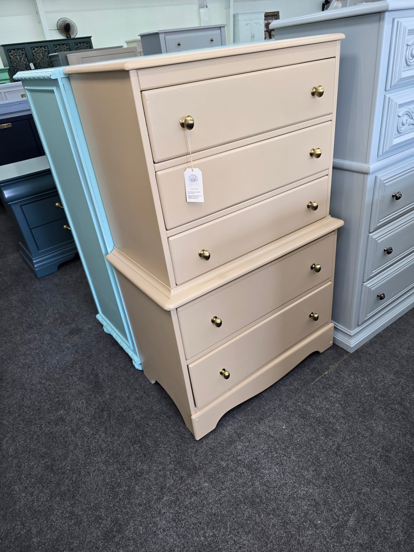 Antique beige 5 drawers chest