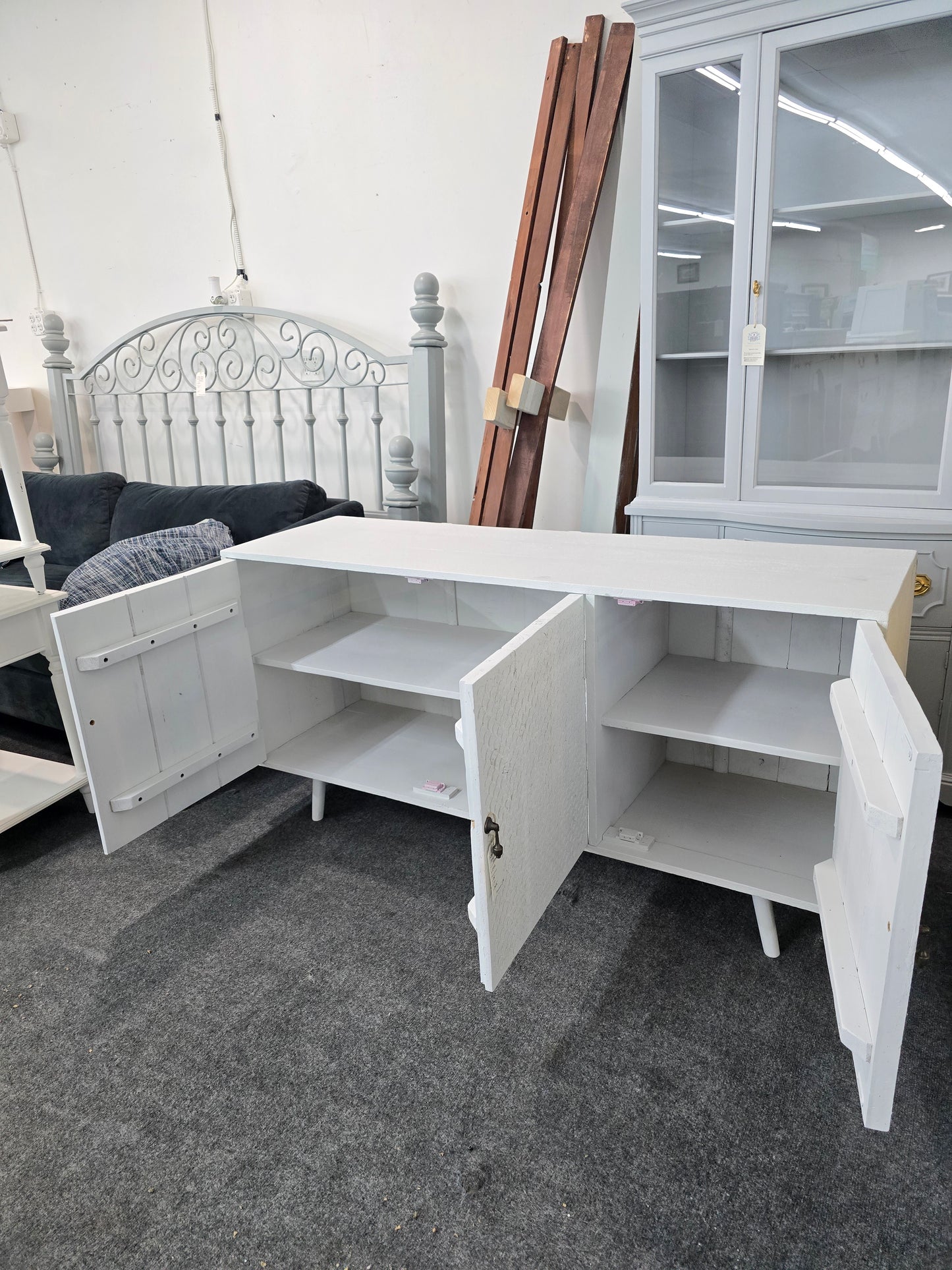 Rustic white lacquered cabinet