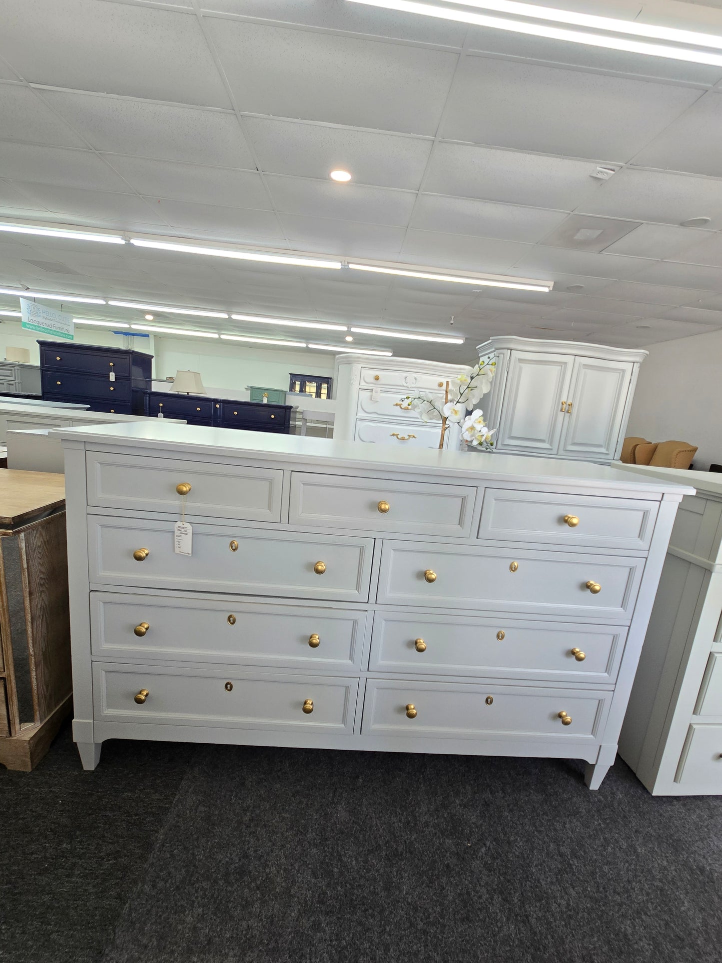 Bassett gray 9 drawers dresser