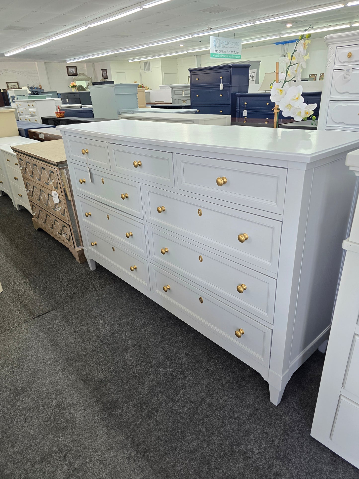 Bassett gray 9 drawers dresser