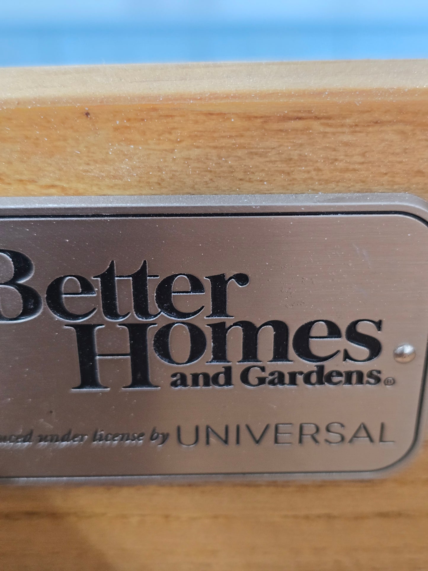 Universal soft pink lacquered chest