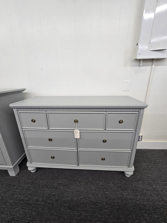 Gray disney 7 drawers dresser