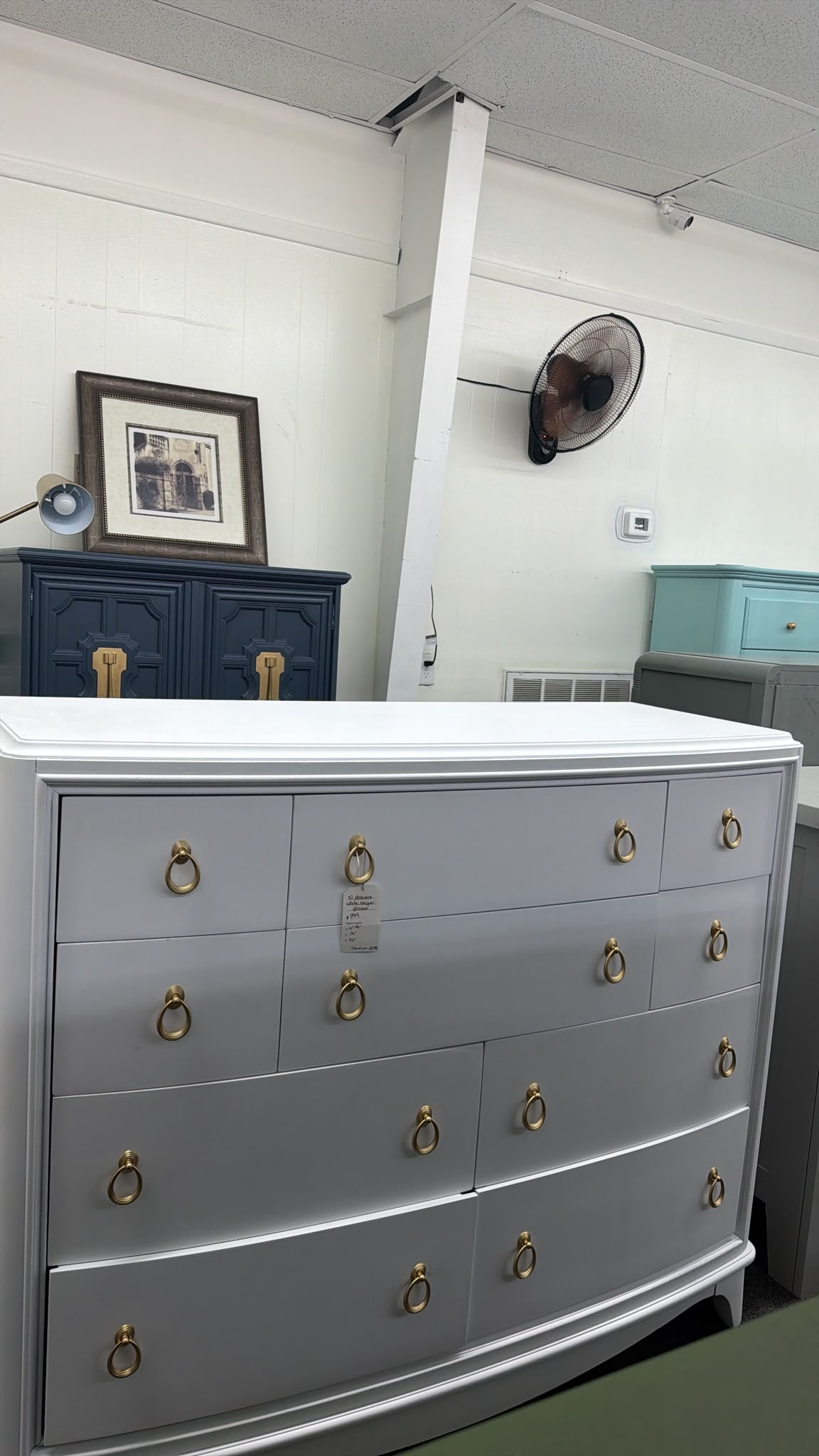 White lacquered 10 drawers dresser