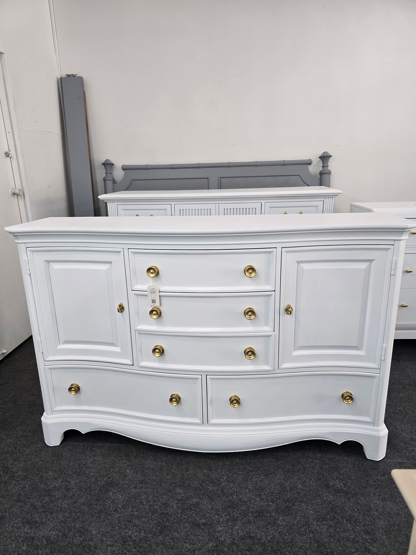 Havertys solid wood white dresser