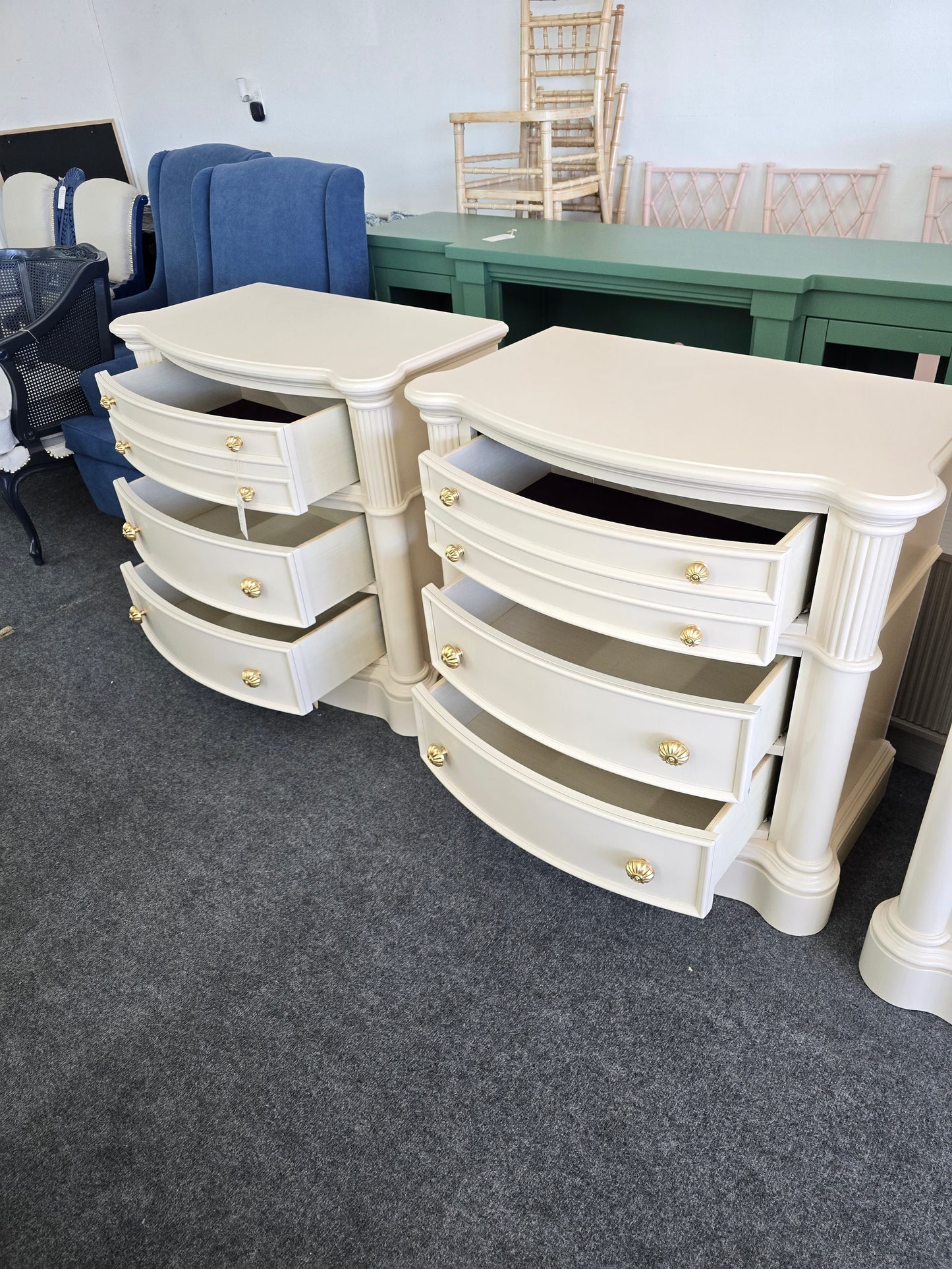 Gorgeous off white set of 2 nightstands