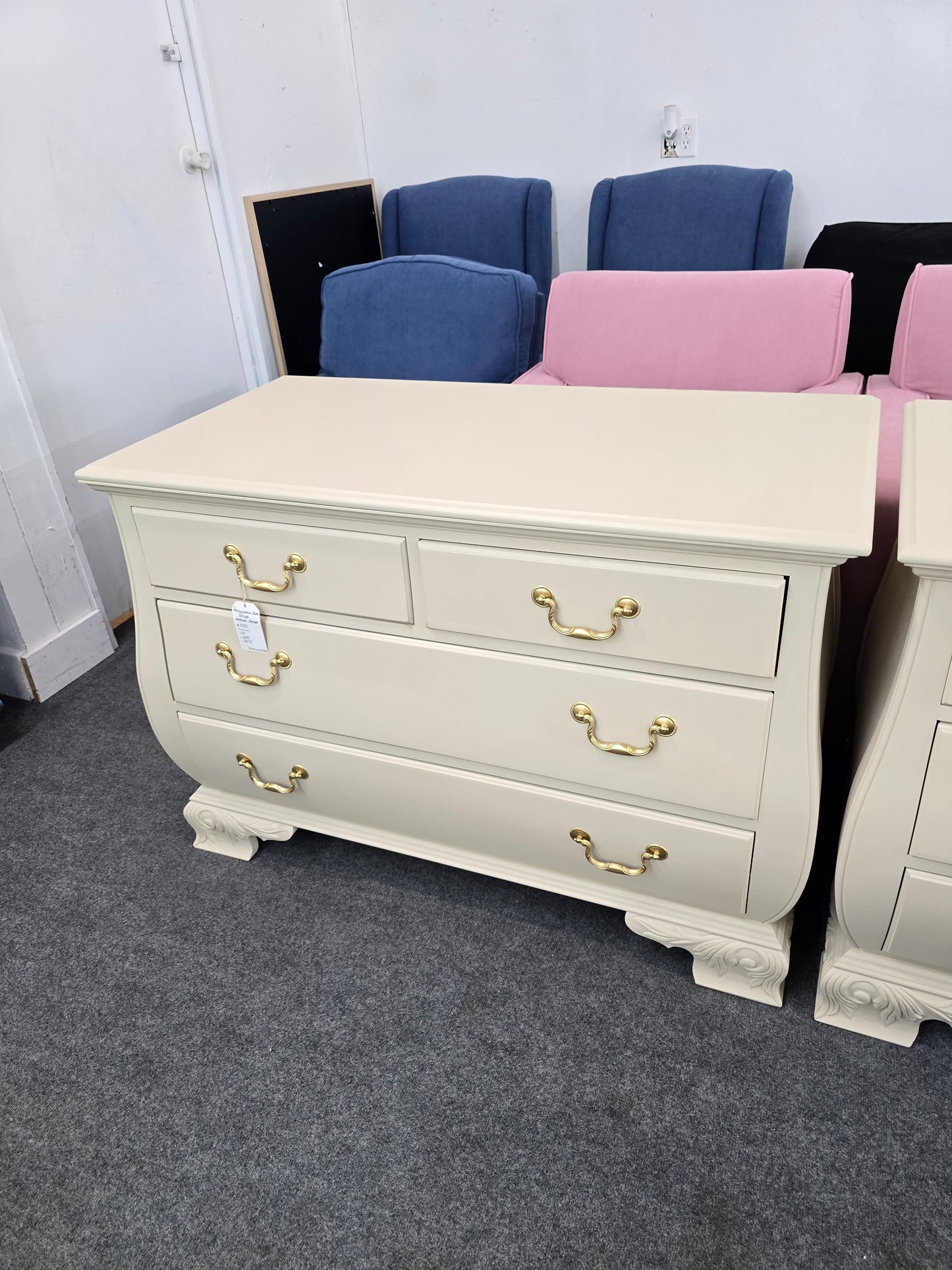 Pennsylvania House beige medium dresser