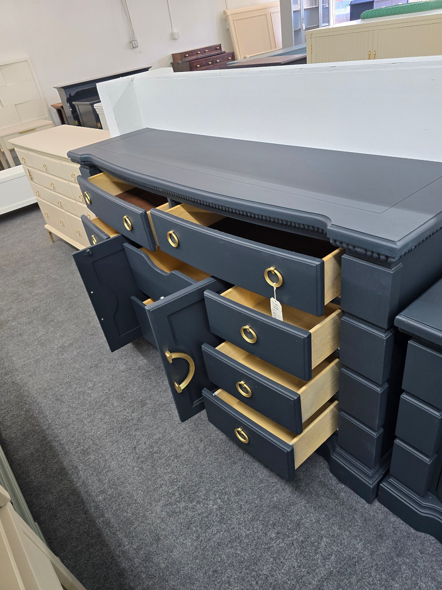 Big inkwell 10 drawers dresser