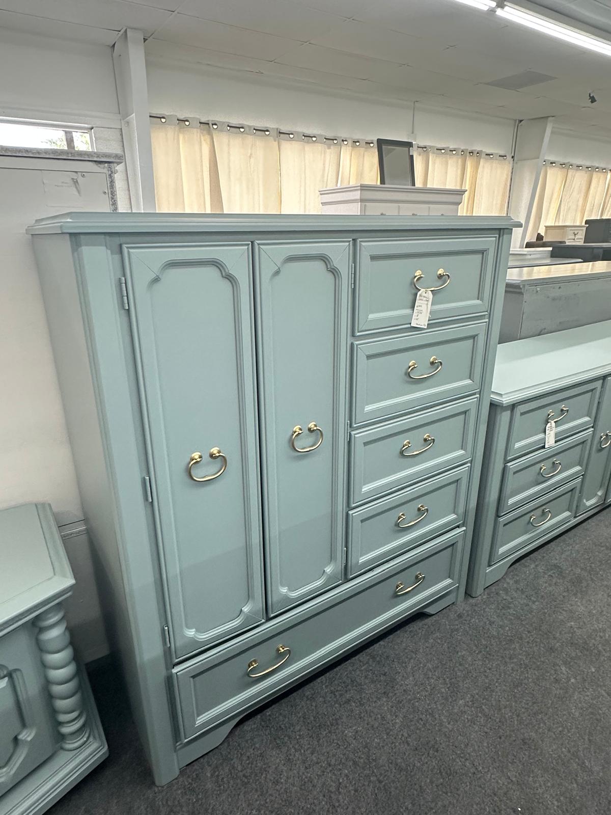 Broyhill teal chest/armoir3