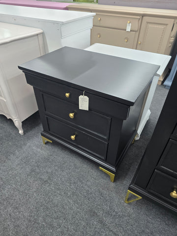 Black 3 drawers nightstand