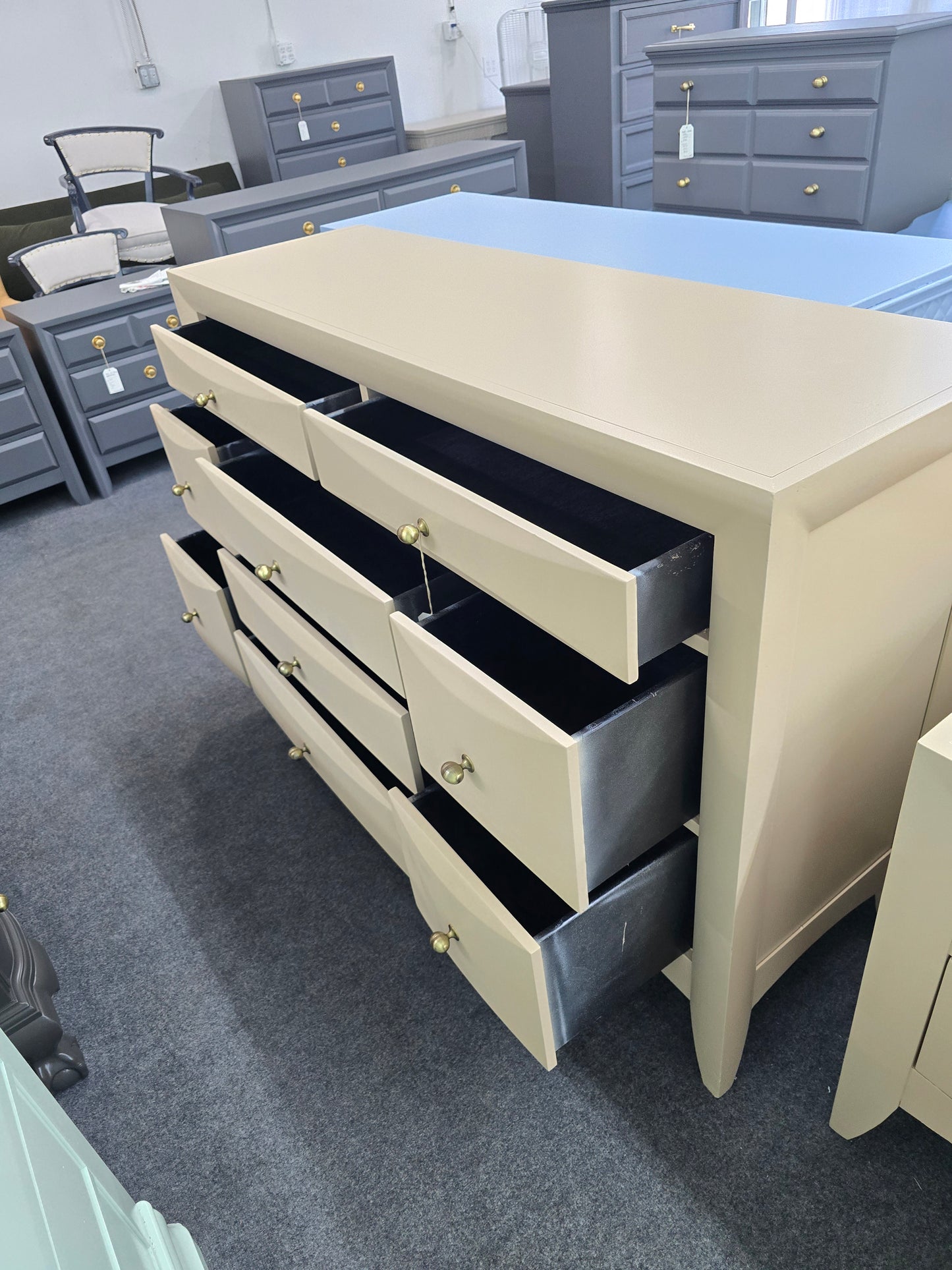 9 drawers beige dresser