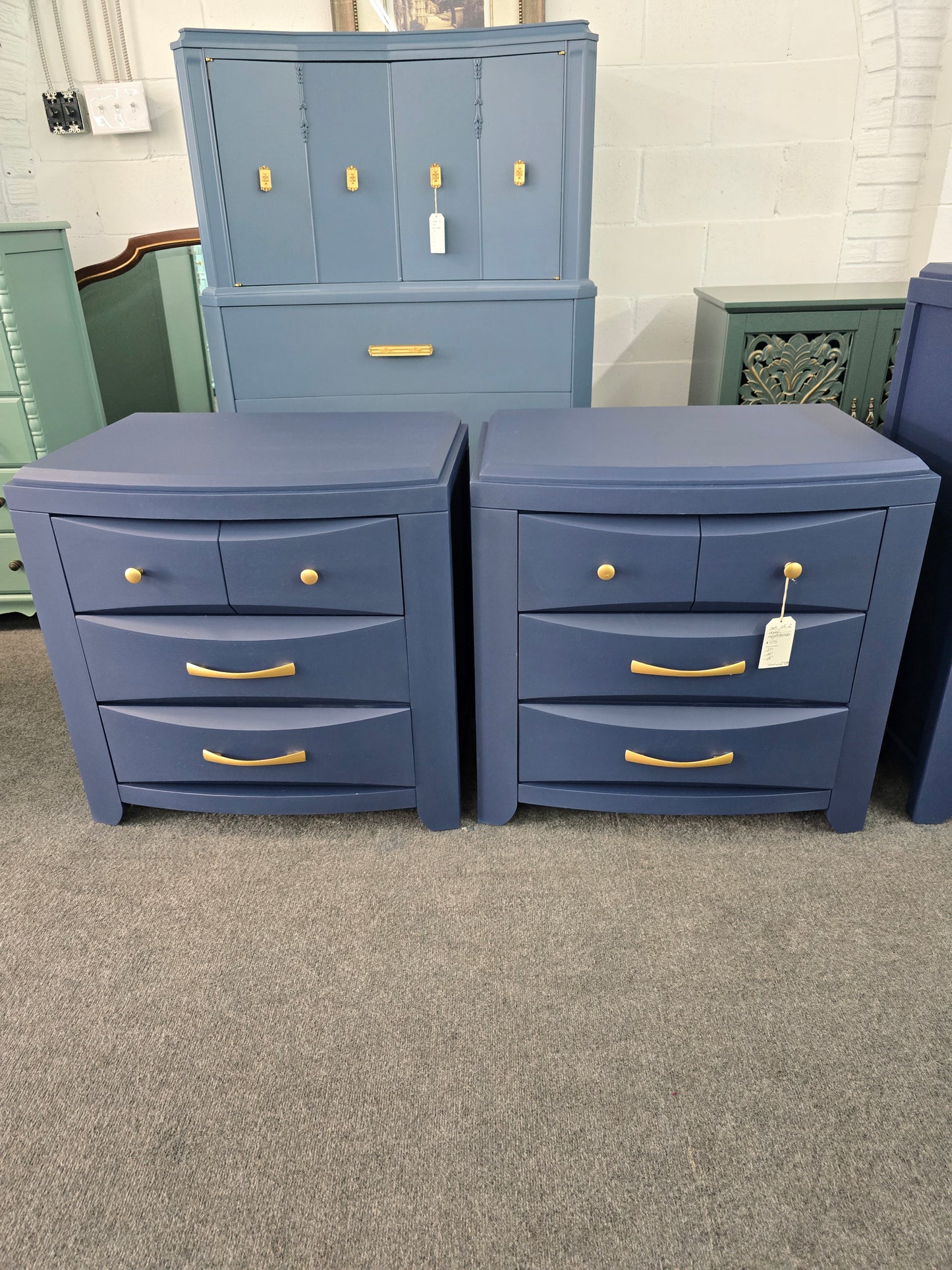 Naval pair of nightstands