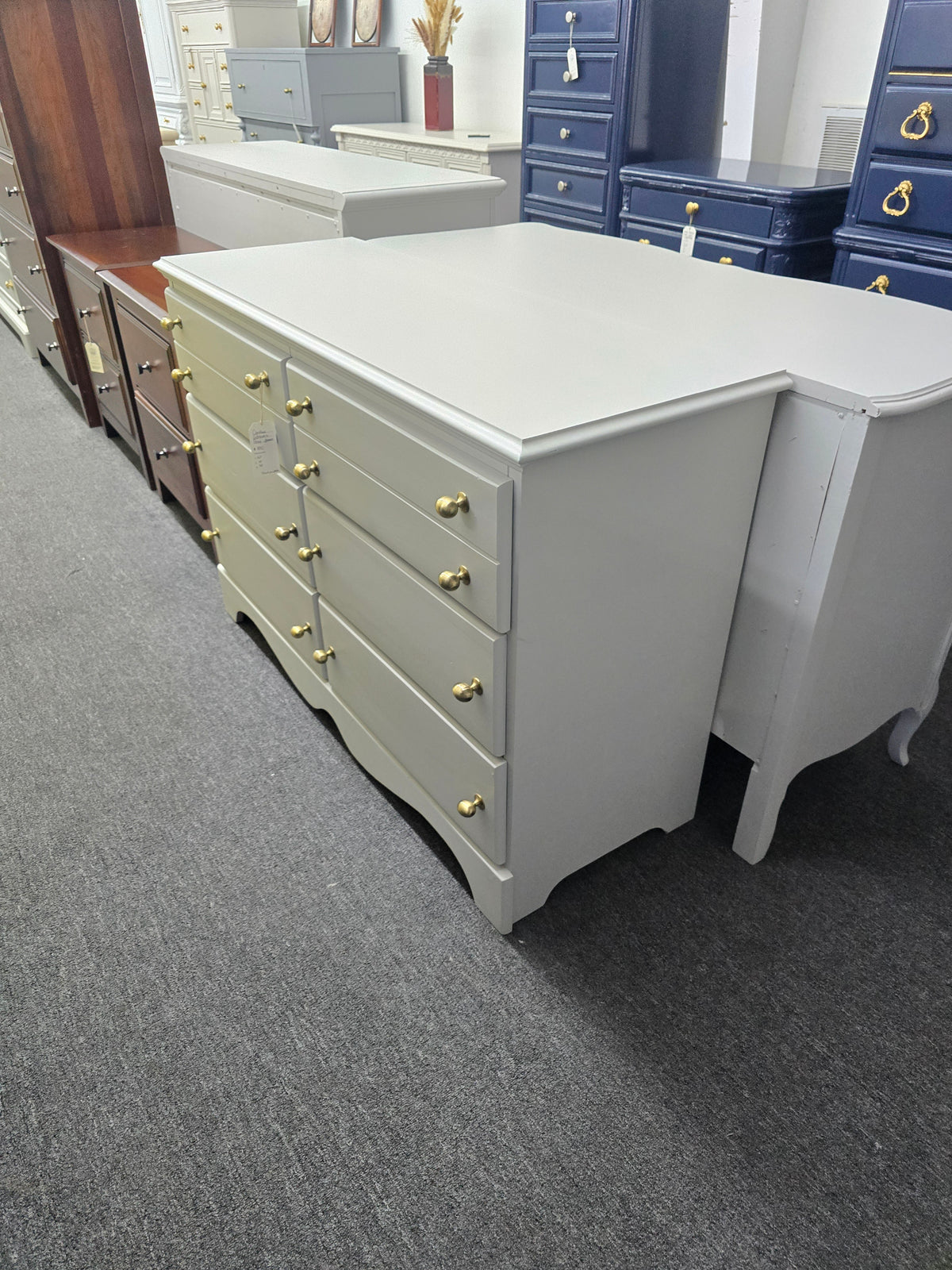 6 drawers light gray Carolina dresser